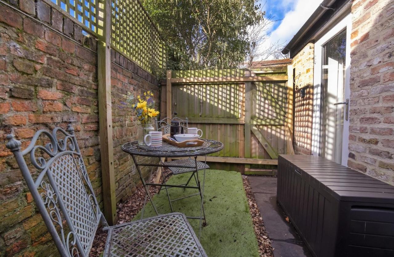 Ferienwohnung The Beehive Studio York Exterior foto